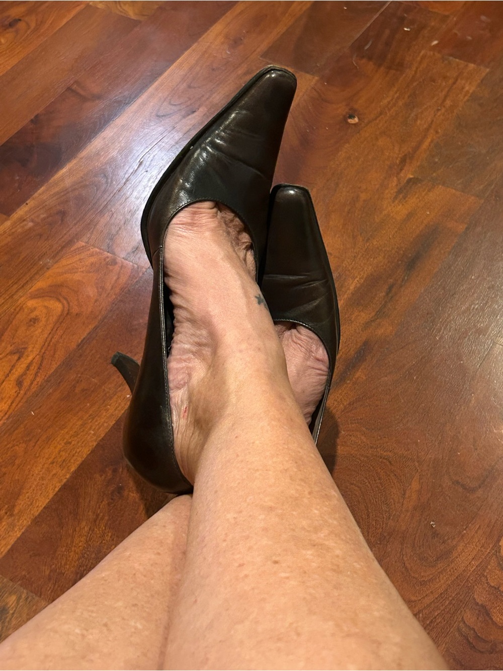Kenneth Cole Black Pointed-Toe Leather Pumps
